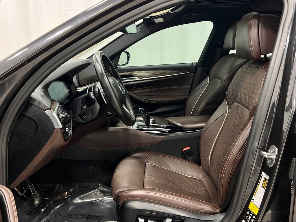 Used 2019 BMW M550i xDrive image 14