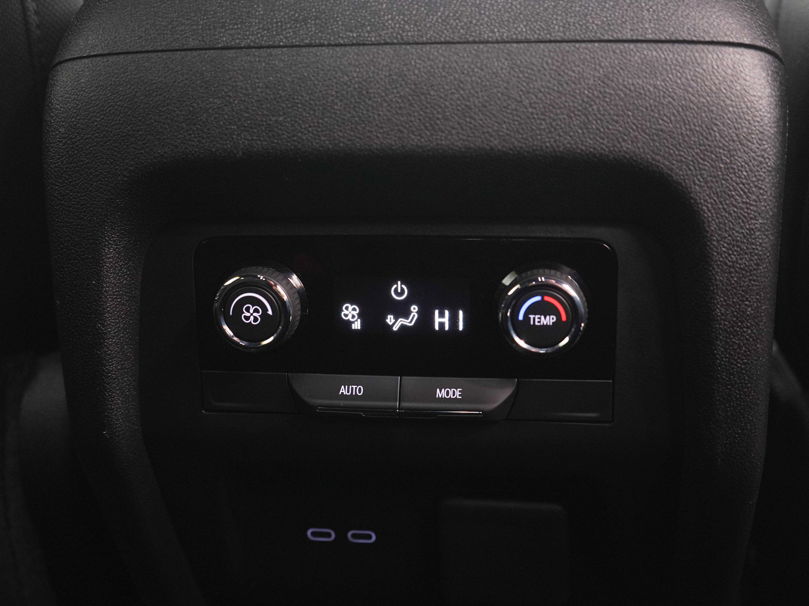 Used 2024 Chevrolet Traverse LT image 17