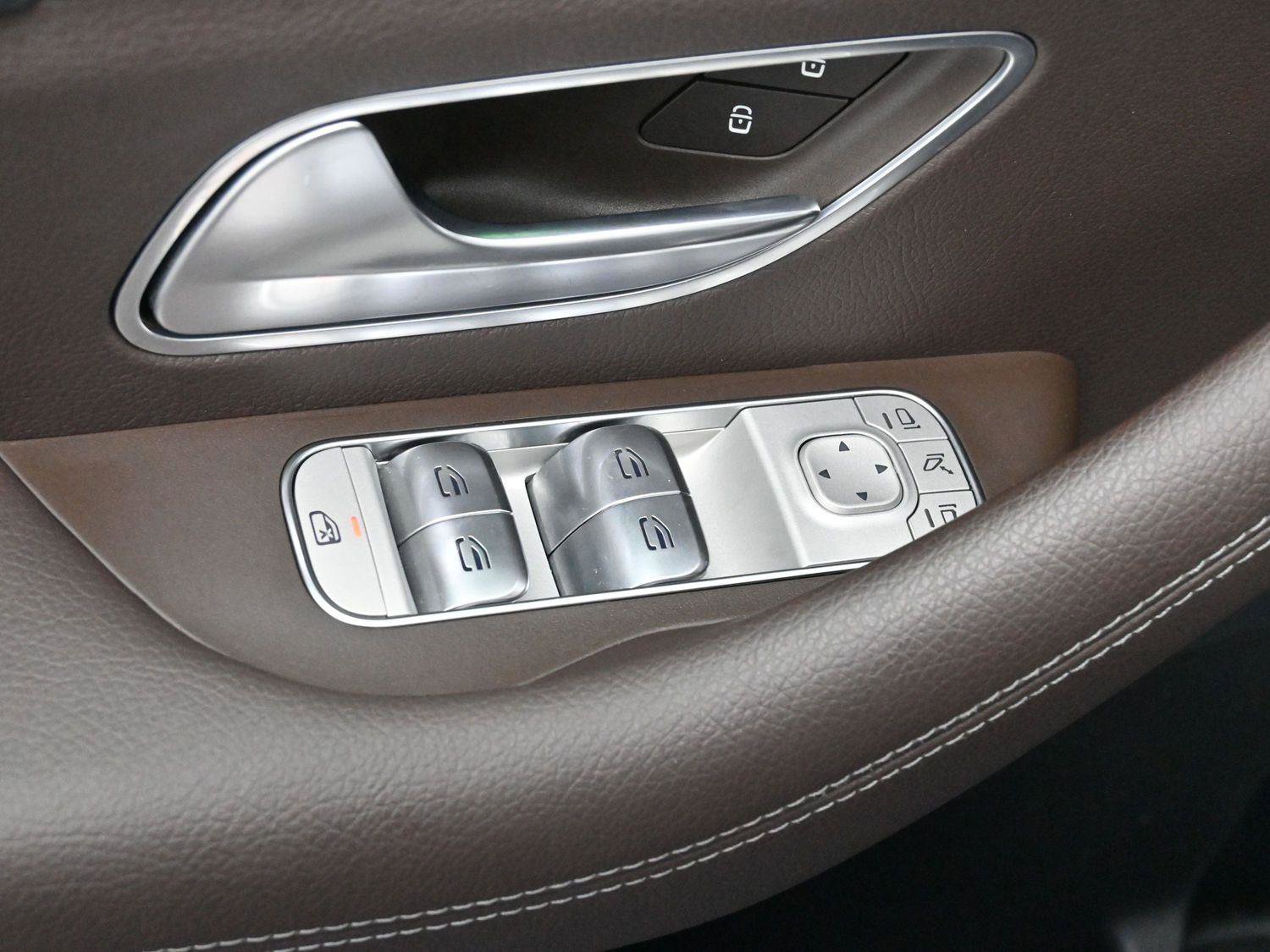 Used 2023 Mercedes-Benz GLS 450 4MATIC image 13