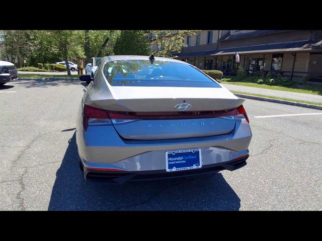 Certified 2023 Hyundai Elantra SEL w/ Convenience Package FWD image 7