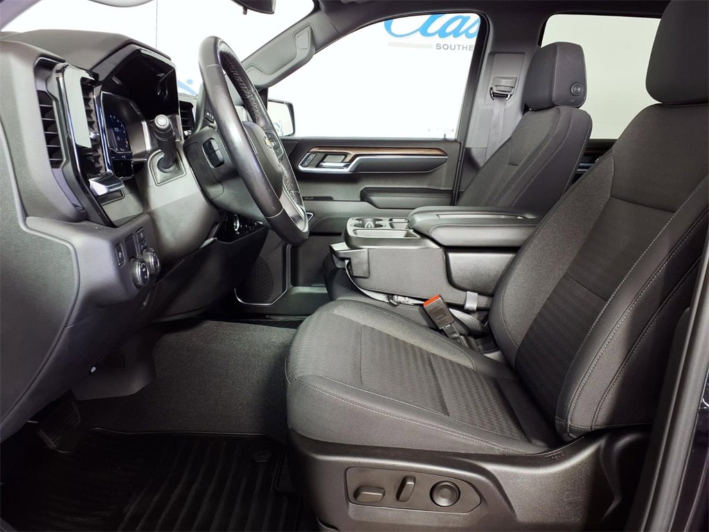 Used 2022 Chevrolet Silverado 1500 LT image 8