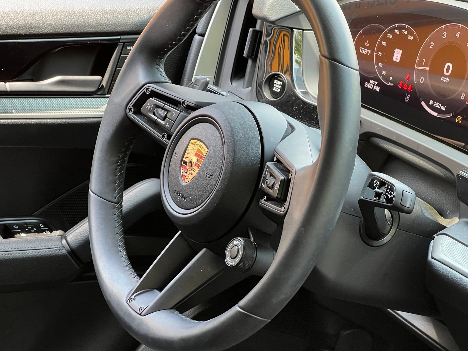 Certified 2025 Porsche Cayenne S AWD/4WD image 38