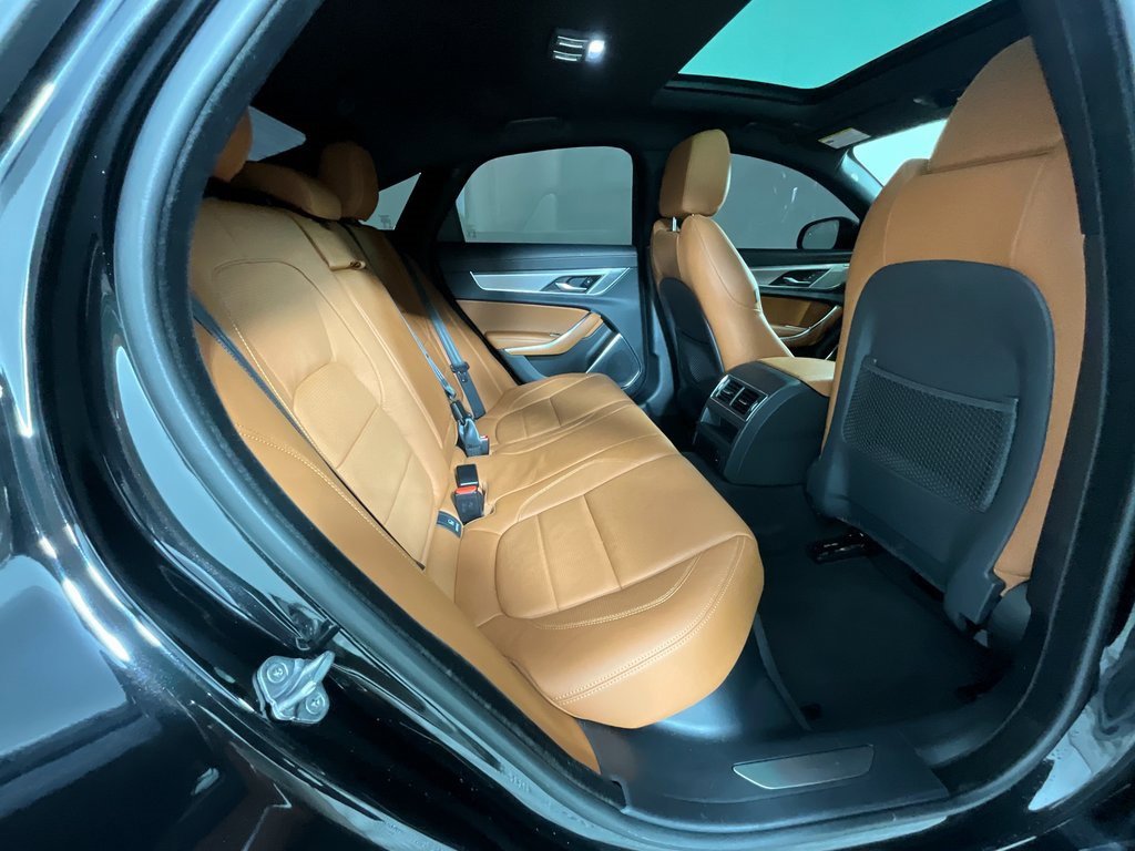 Used 2022 Jaguar XF R-Dynamic SE image 24