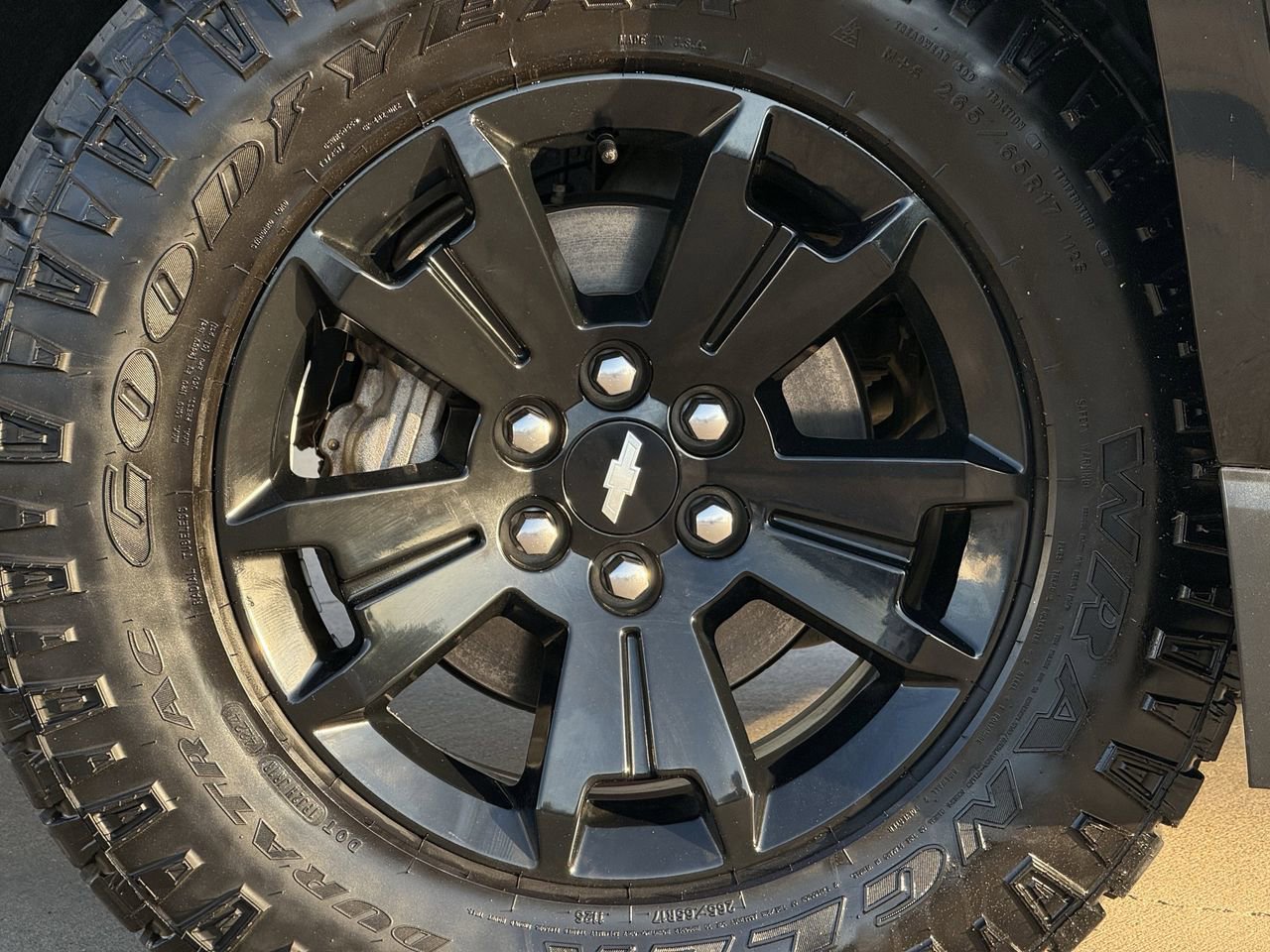Used 2018 Chevrolet Colorado Z71 w/ Z71 Midnight Edition AWD/4WD image 8