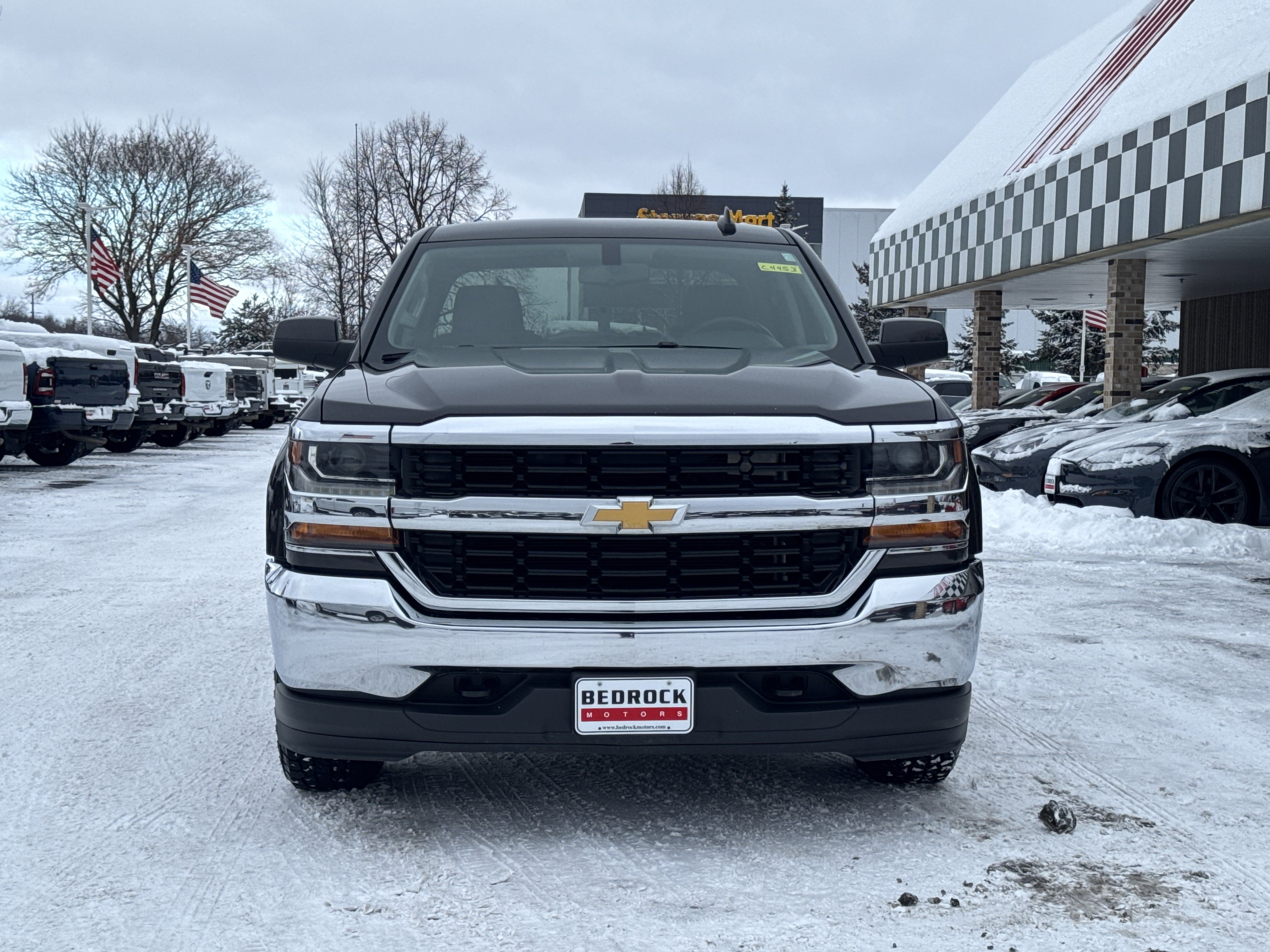 Used 2016 Chevrolet Silverado 1500 LT image 2