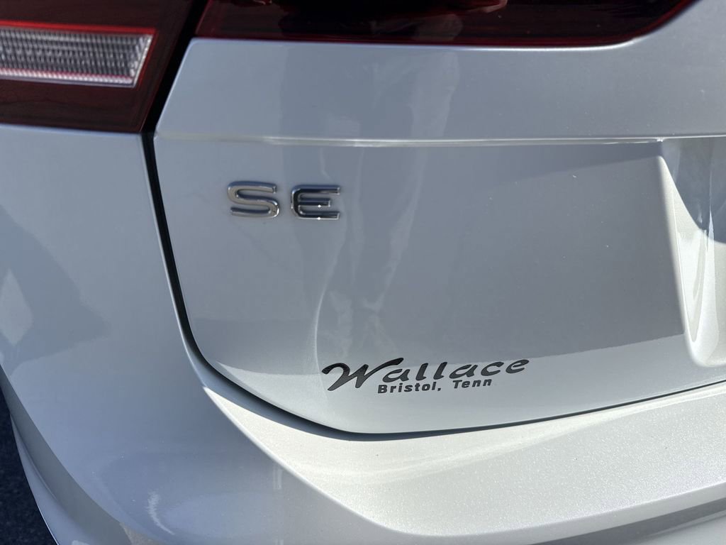 Certified 2023 Volkswagen Tiguan SE image 7