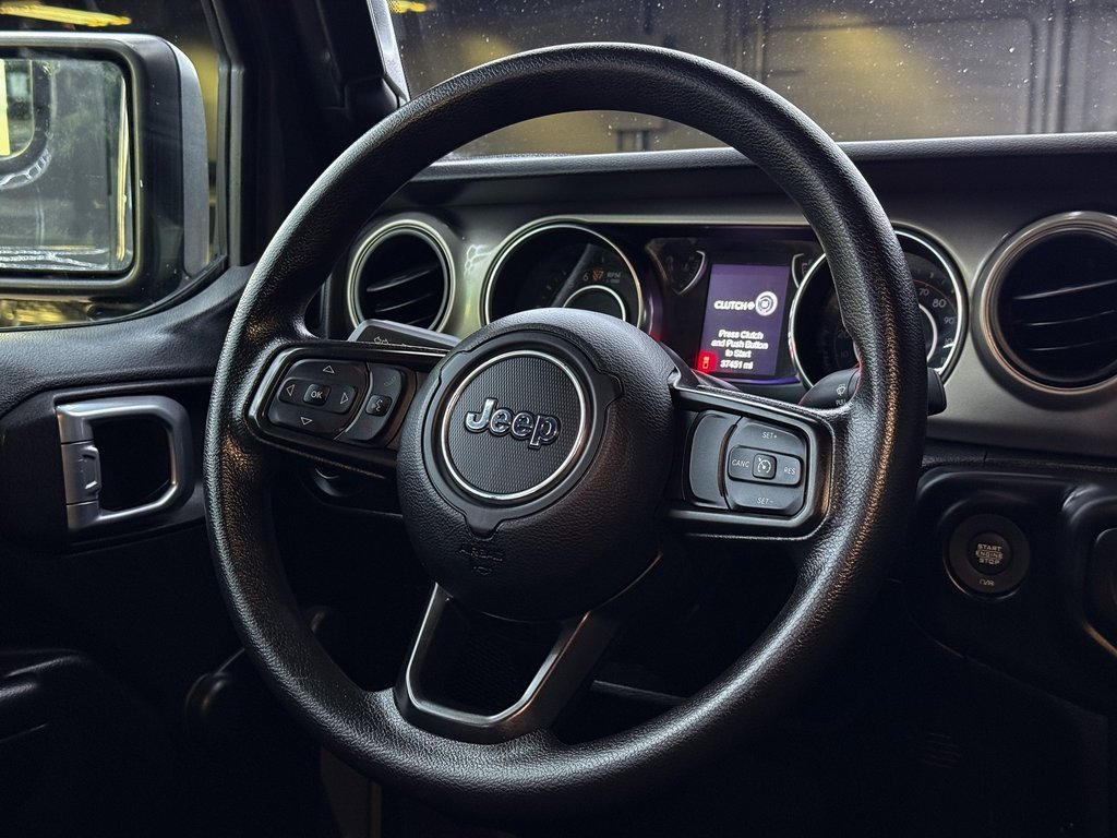 Used 2020 Jeep Gladiator Sport image 21