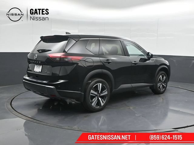 Used 2025 Nissan Rogue SL AWD/4WD image 2