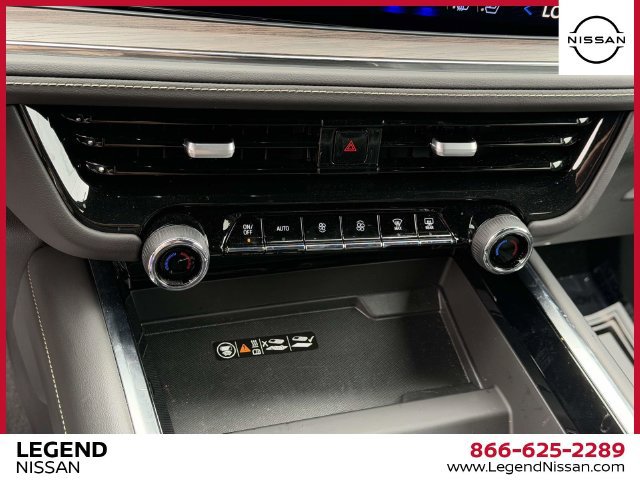 Used 2025 Chevrolet Suburban Premier AWD/4WD image 33