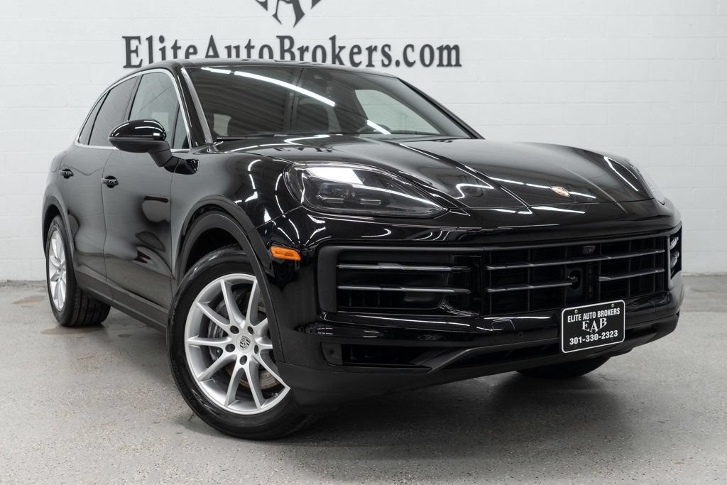 Used 2024 Porsche Cayenne AWD/4WD image 7