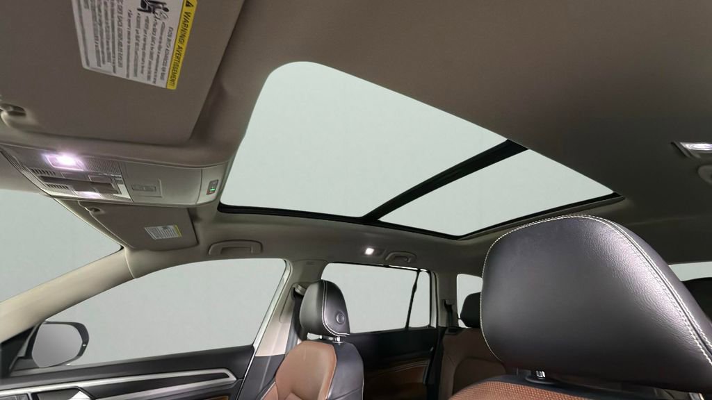 Used 2022 Volkswagen Atlas SEL Premium image 26