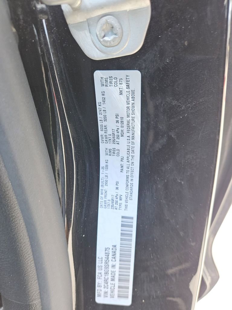 Used 2025 Chrysler Pacifica Select image 27