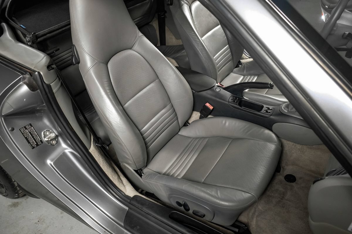 Used 2001 Porsche 911 Carrera RWD image 24