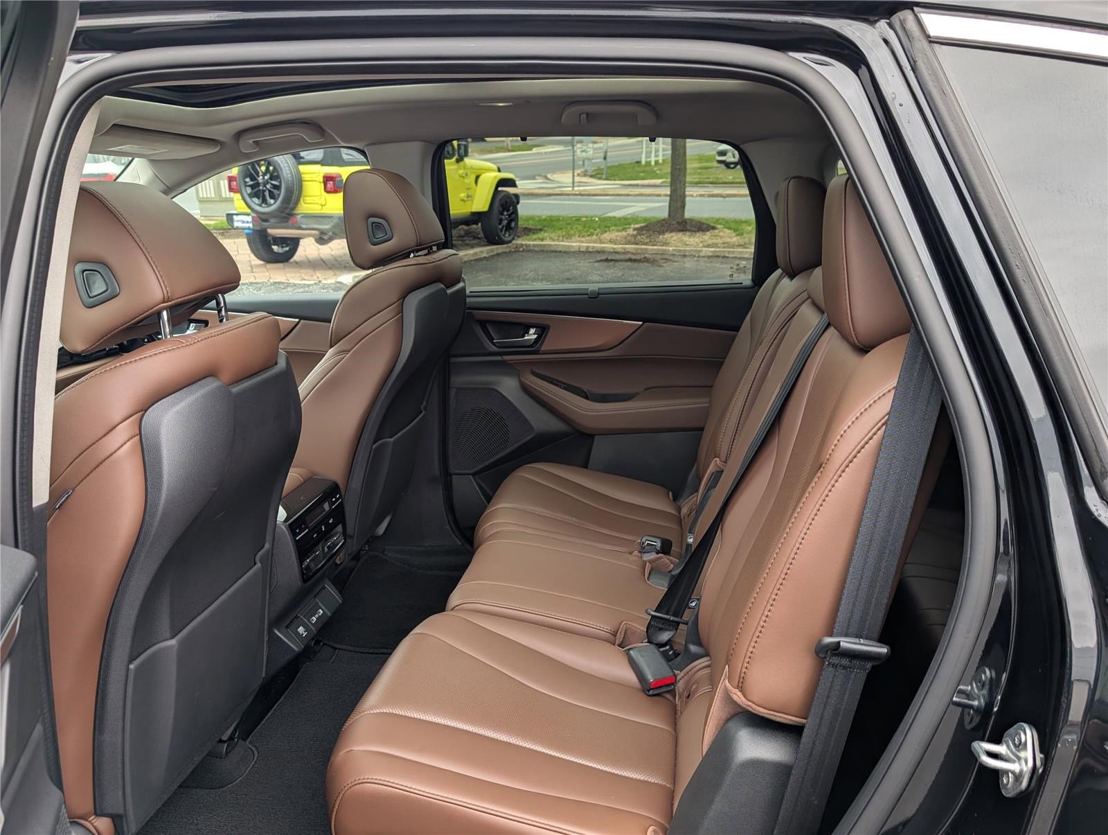 Used 2022 Acura MDX SH-AWD w/ Technology Package image 15