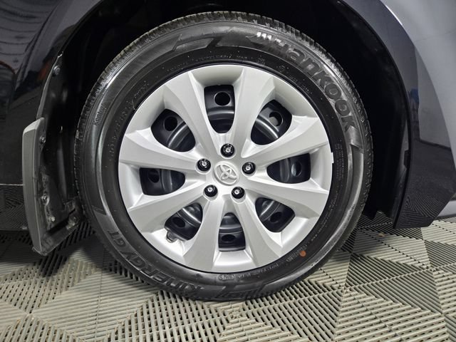 Used 2025 Toyota Corolla LE FWD image 10