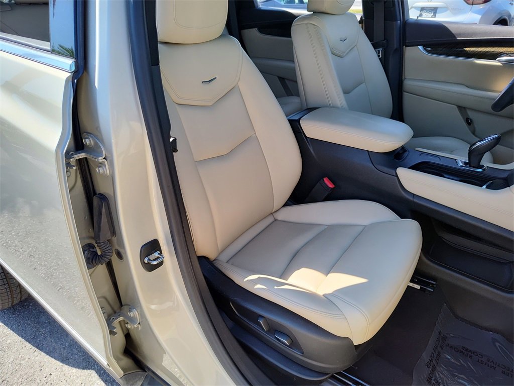 Used 2017 Cadillac XT5 FWD image 24