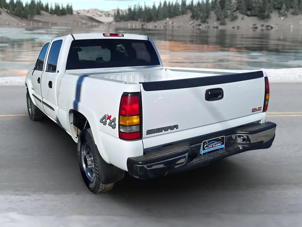 Used 2004 GMC Sierra 2500 SLE w/ Skid Plate Package AWD/4WD image 5