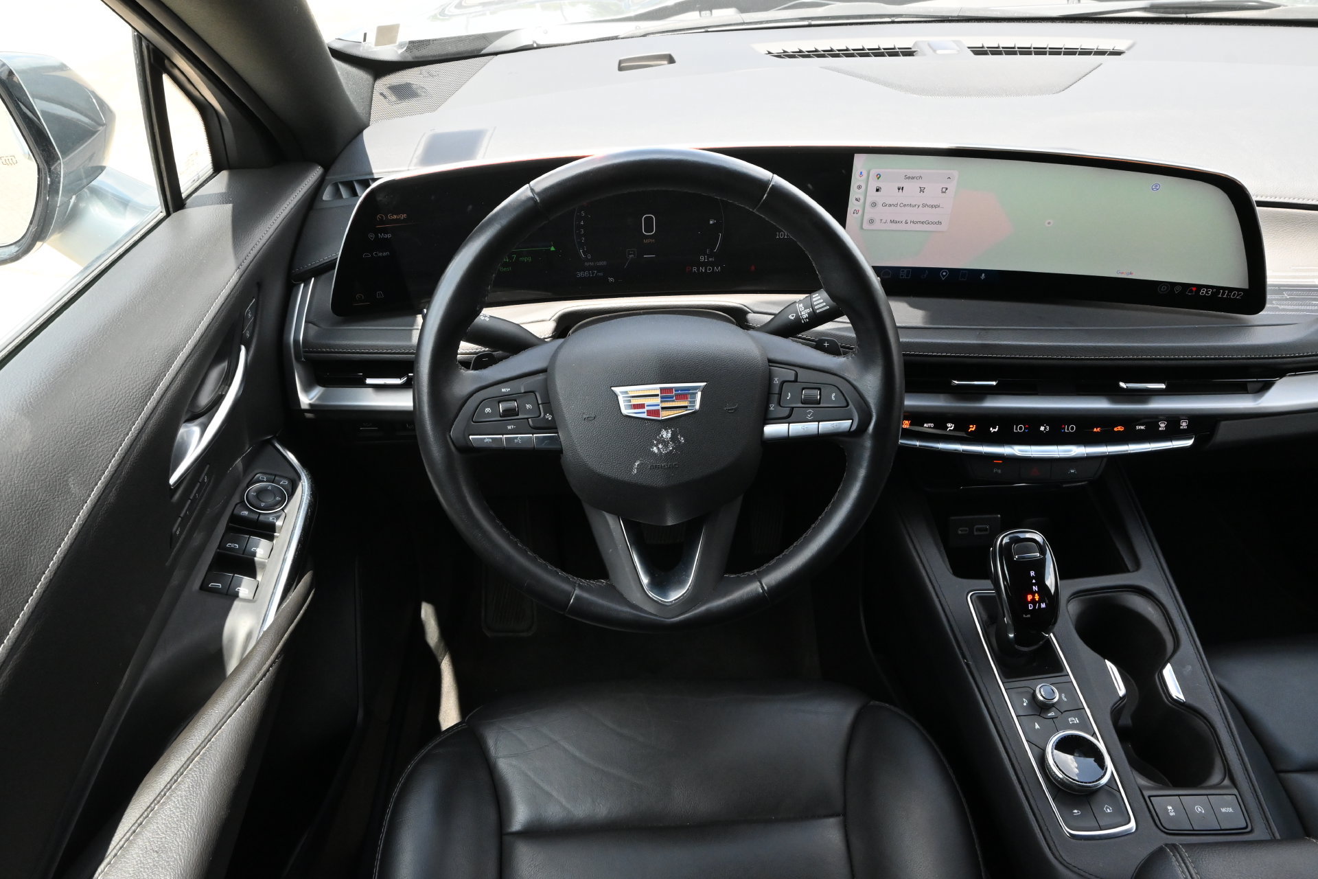 Certified 2025 Cadillac XT4 Premium Luxury FWD image 9