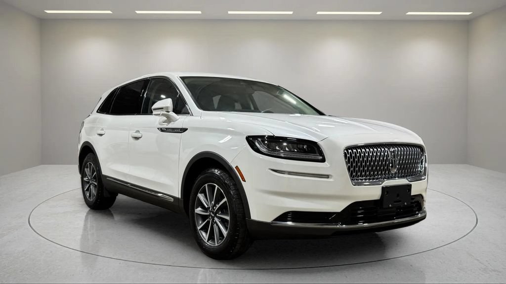 Certified 2022 Lincoln Nautilus FWD image 1