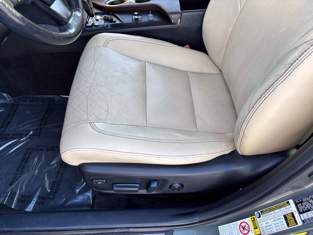 Used 2013 Toyota Avalon Limited FWD image 22