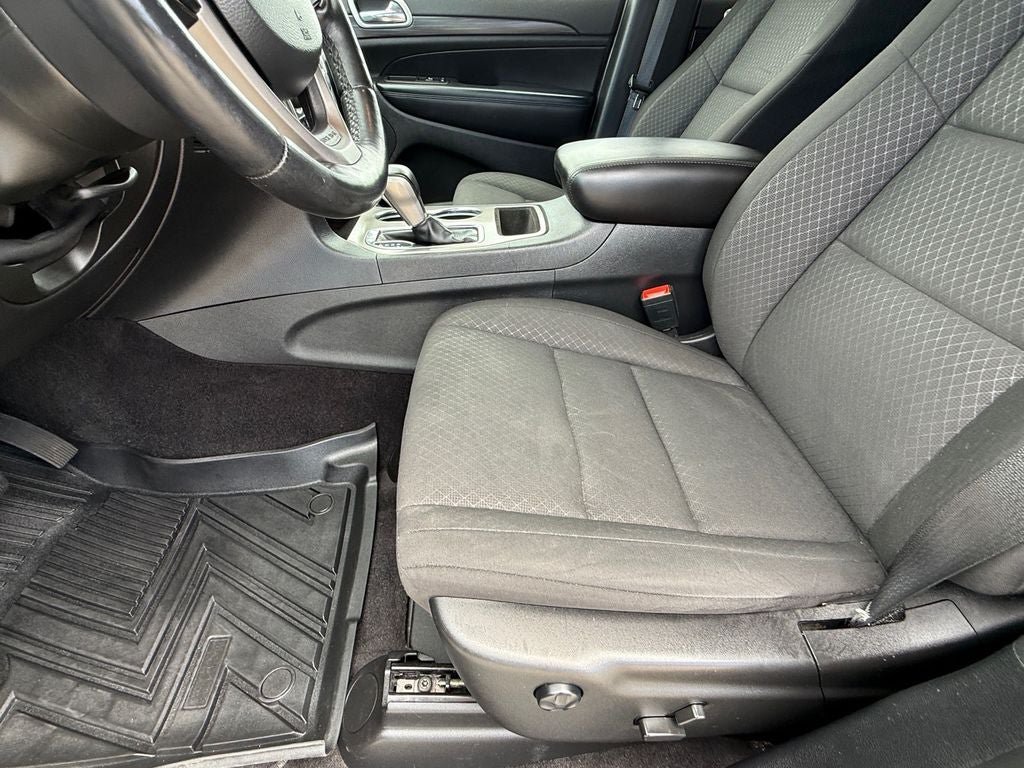 Used 2021 Jeep Grand Cherokee Laredo w/ Security & Convenience Group AWD/4WD image 12