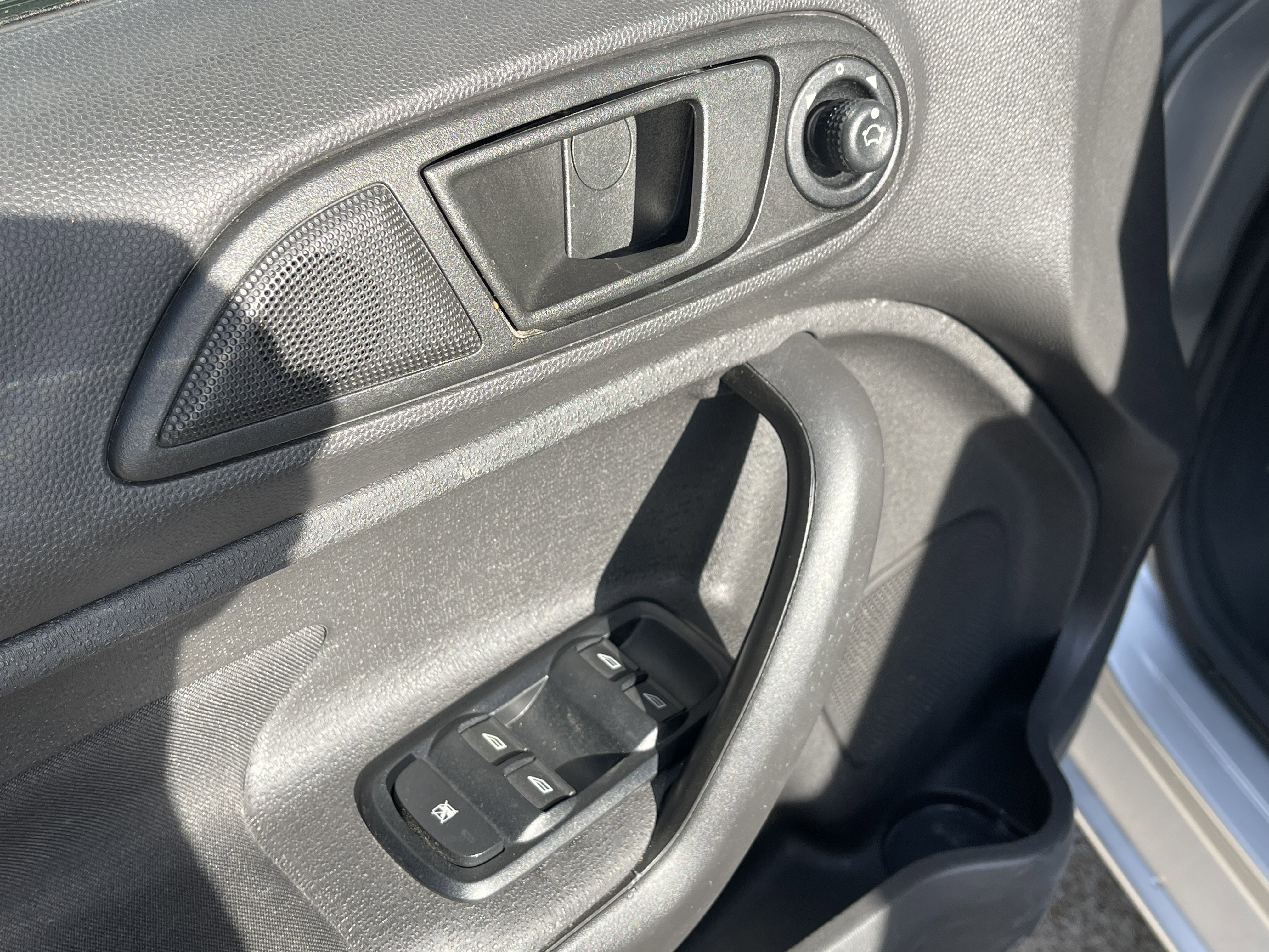 Used 2019 Ford Fiesta SE image 18