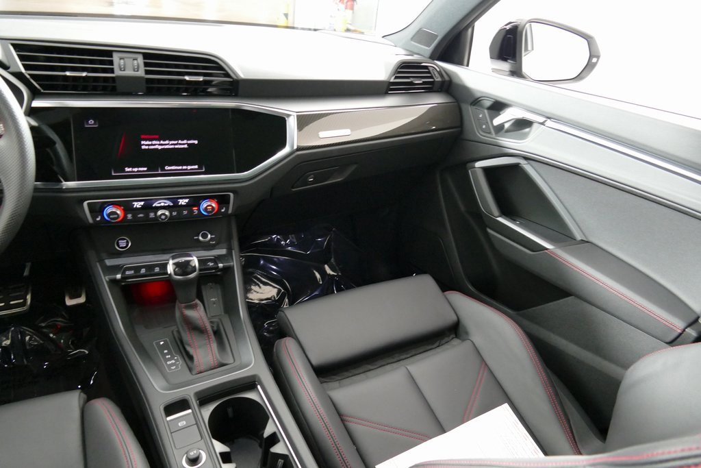 Certified 2025 Audi Q3 2.0T Premium Plus w/ Premium Plus Package image 28