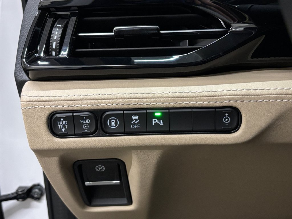 Certified 2026 Acura MDX w/ Advance Package AWD/4WD image 32