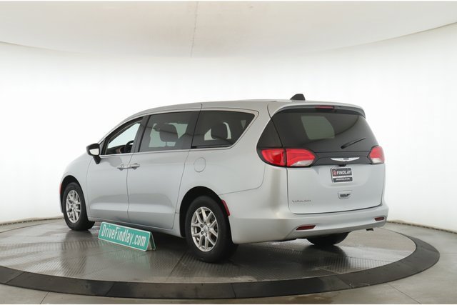 Used 2024 Chrysler Voyager LX image 8