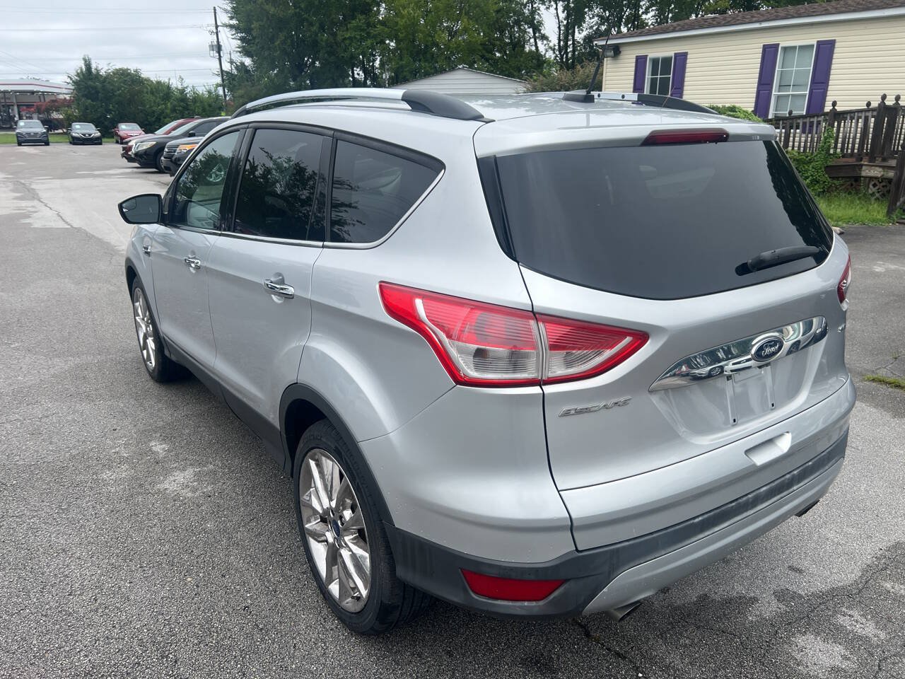 Used 2016 Ford Escape SE w/ SE Chrome Package FWD image 8