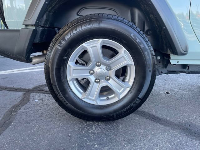 Used 2023 Jeep Wrangler Sport AWD/4WD image 11