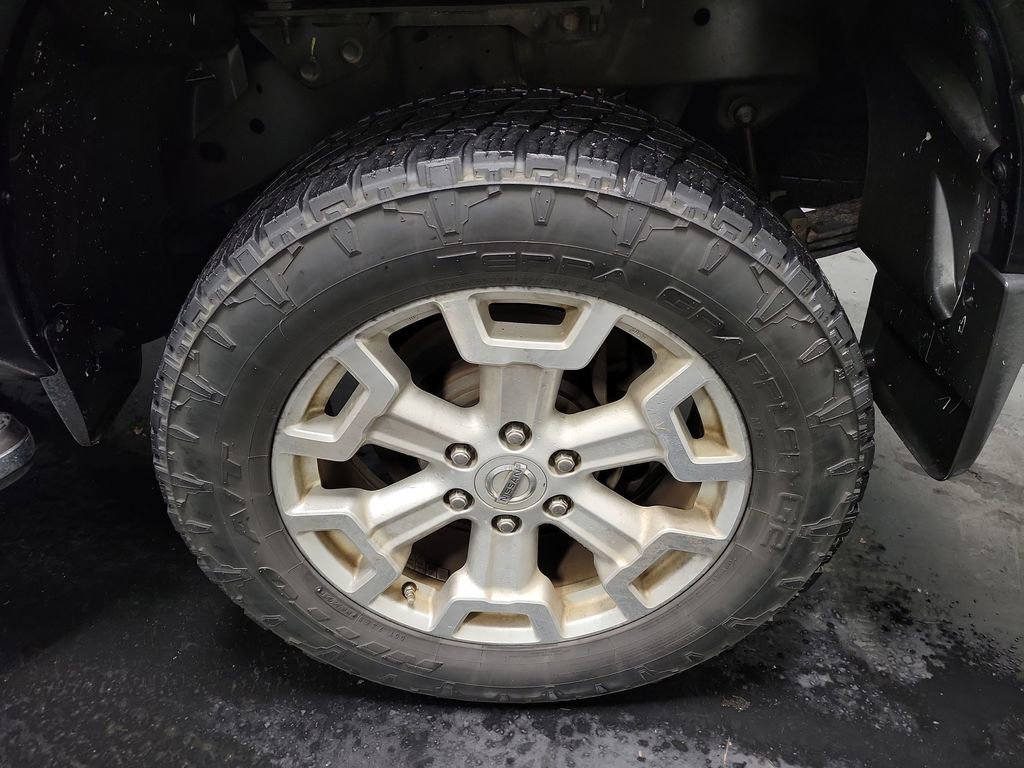 Used 2016 Nissan Titan SL image 11