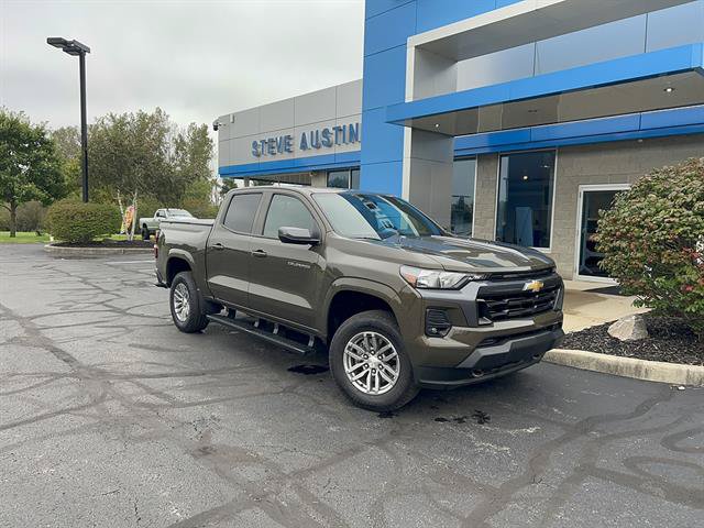 Used 2024 Chevrolet Colorado LT w/ LT Convenience Package II AWD/4WD image 1