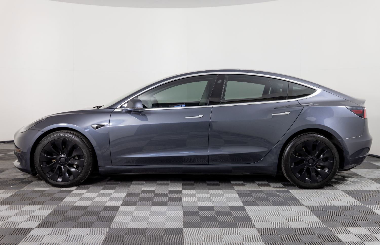 Used 2018 Tesla Model 3 Long Range AWD/4WD image 3