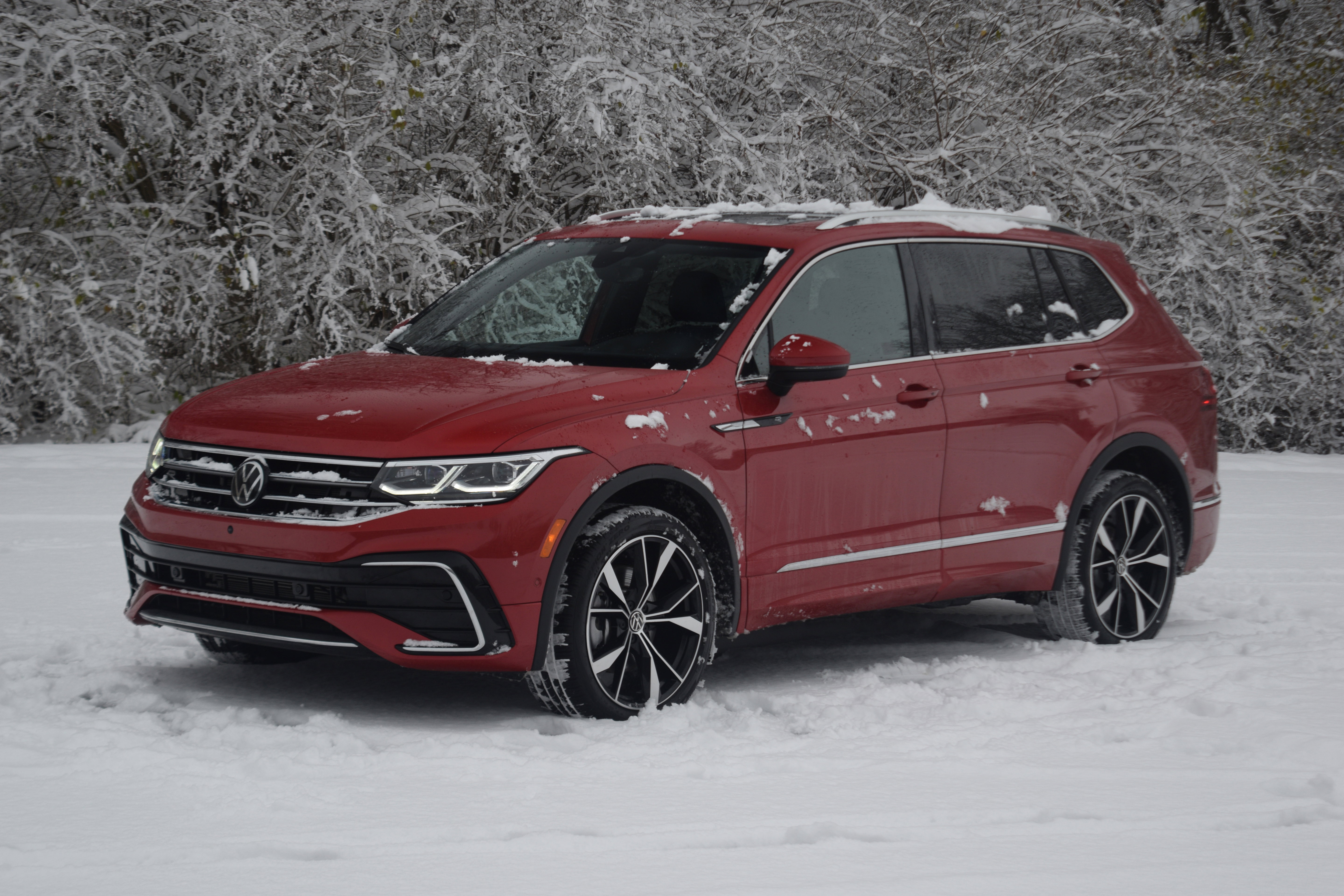 Used 2024 Volkswagen Tiguan SEL R-Line image 23