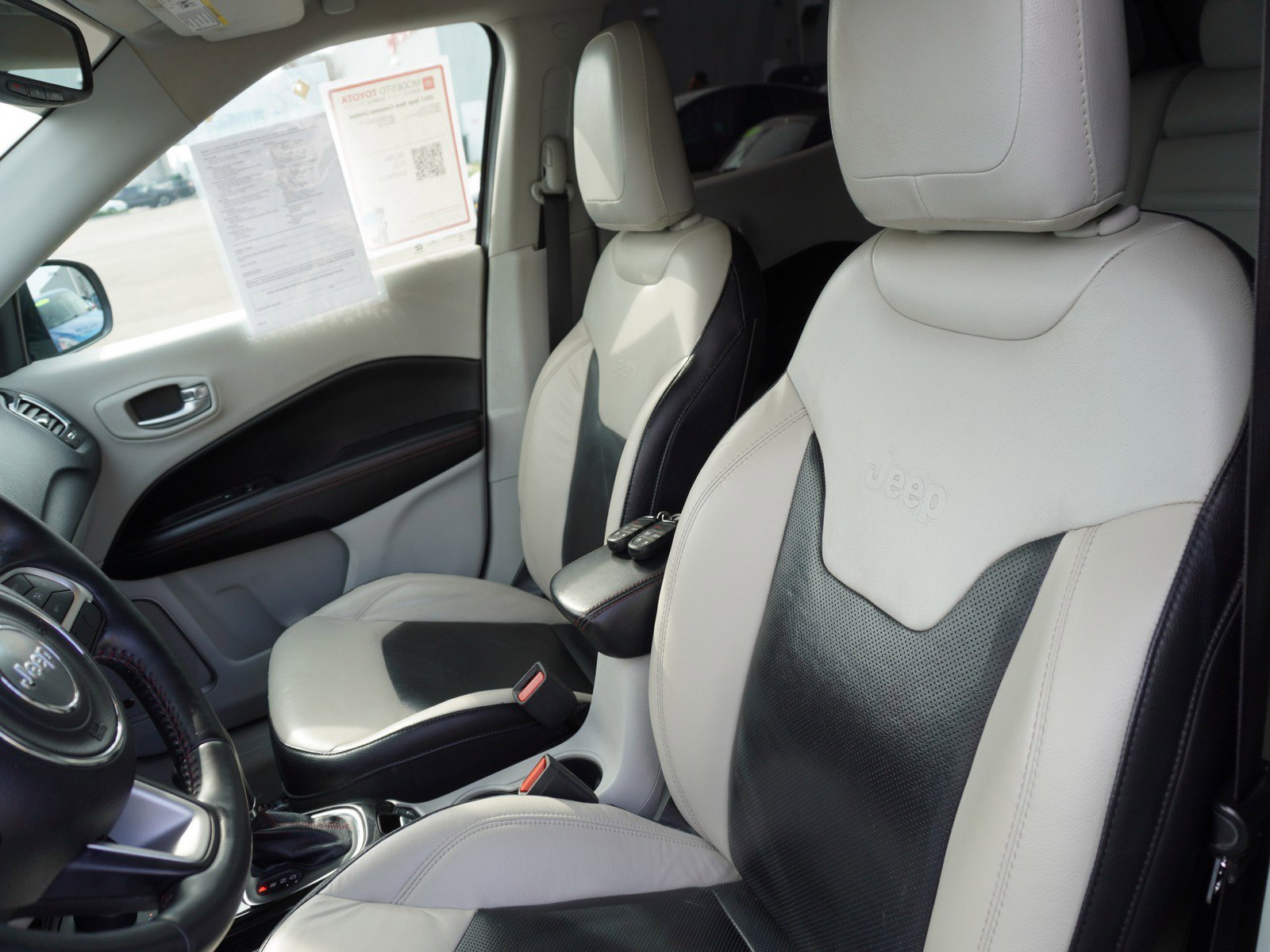 Used 2017 Jeep Compass Limited image 24