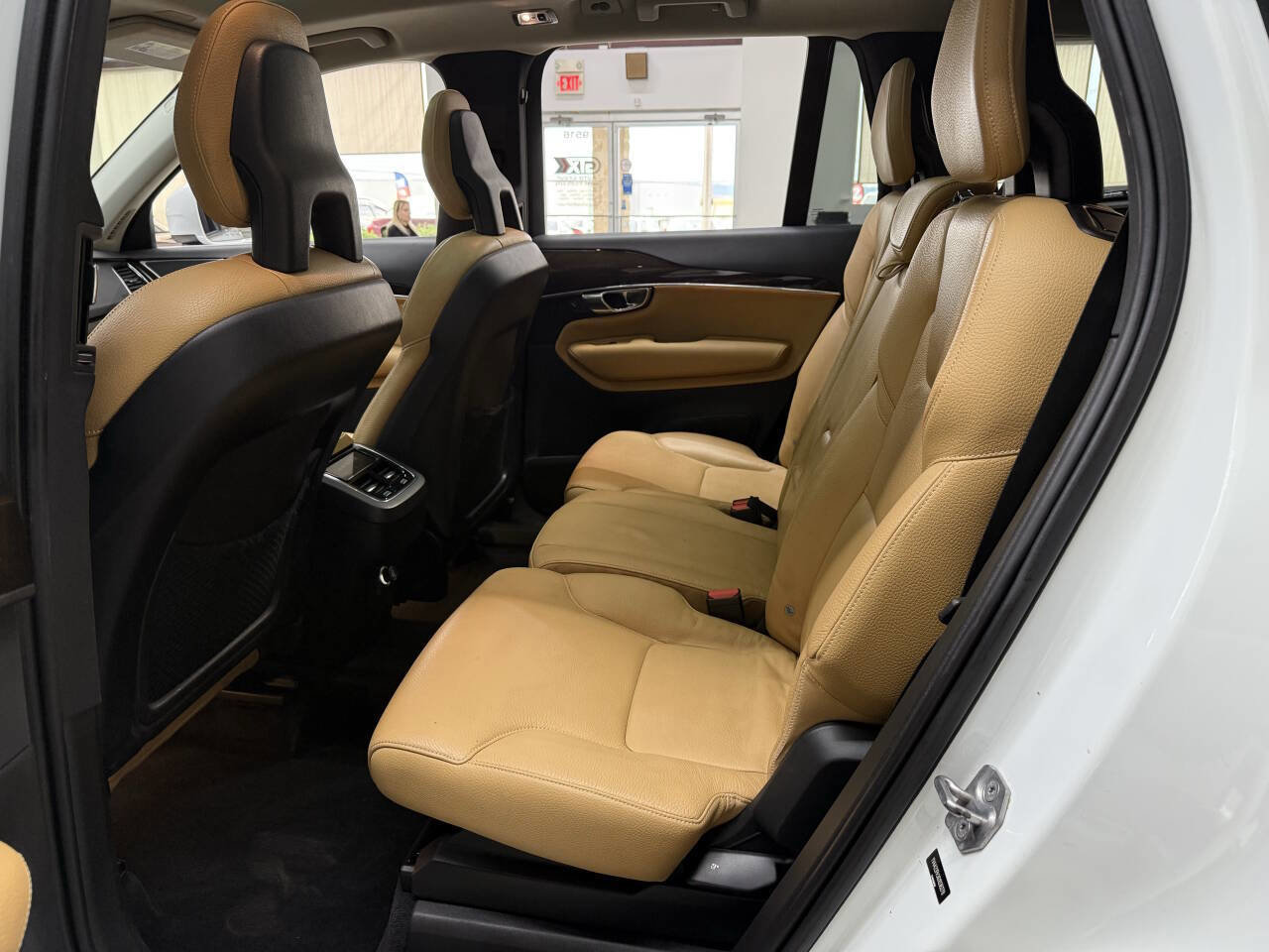 Used 2016 Volvo XC90 T6 Momentum w/ Momentum Plus Package image 13