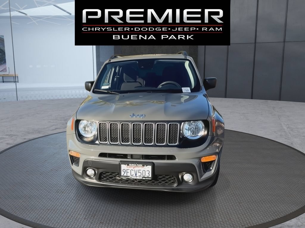 Certified 2022 Jeep Renegade Latitude AWD/4WD image 3