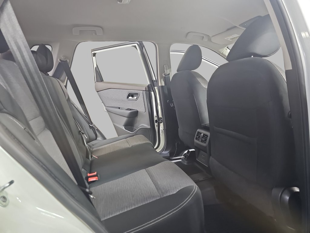 Used 2023 Nissan Rogue SV AWD/4WD image 14