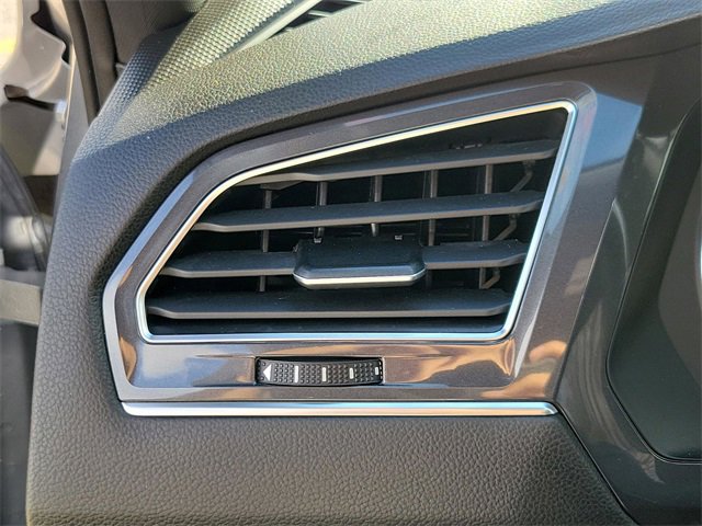 Used 2020 Volkswagen Tiguan SE R-Line image 9