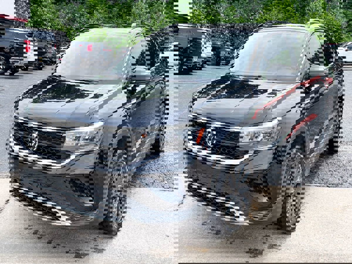 Used 2022 Volkswagen Taos S image 1