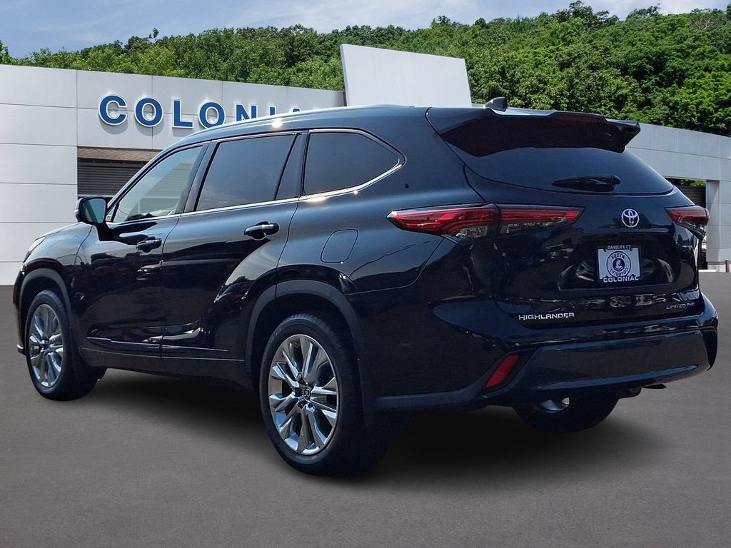 Used 2021 Toyota Highlander Limited AWD/4WD image 4