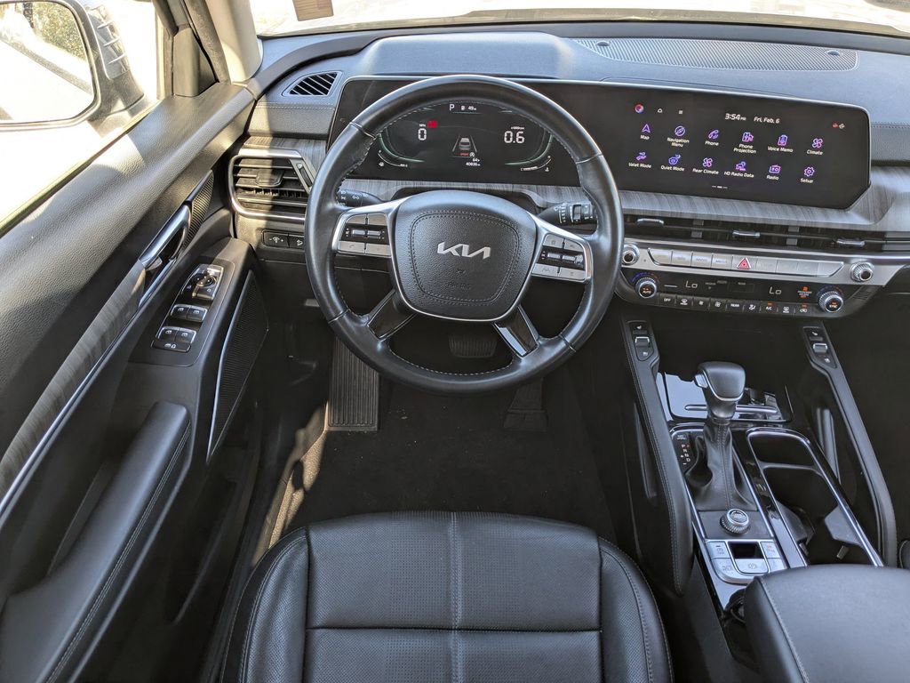 Used 2024 Kia Telluride EX w/ EX Captain's Chair Package image 21