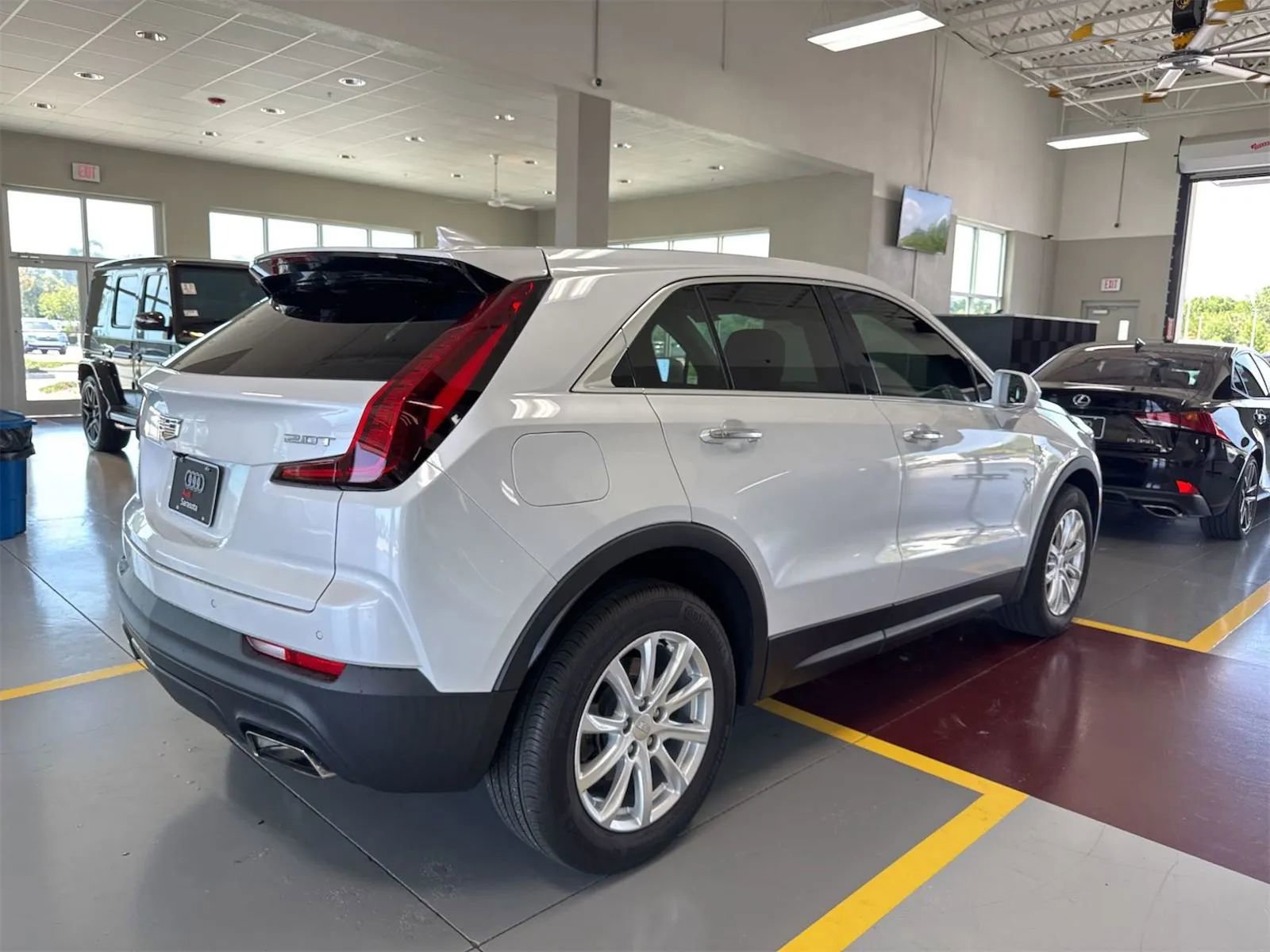 Used 2019 Cadillac XT4 Luxury FWD image 3