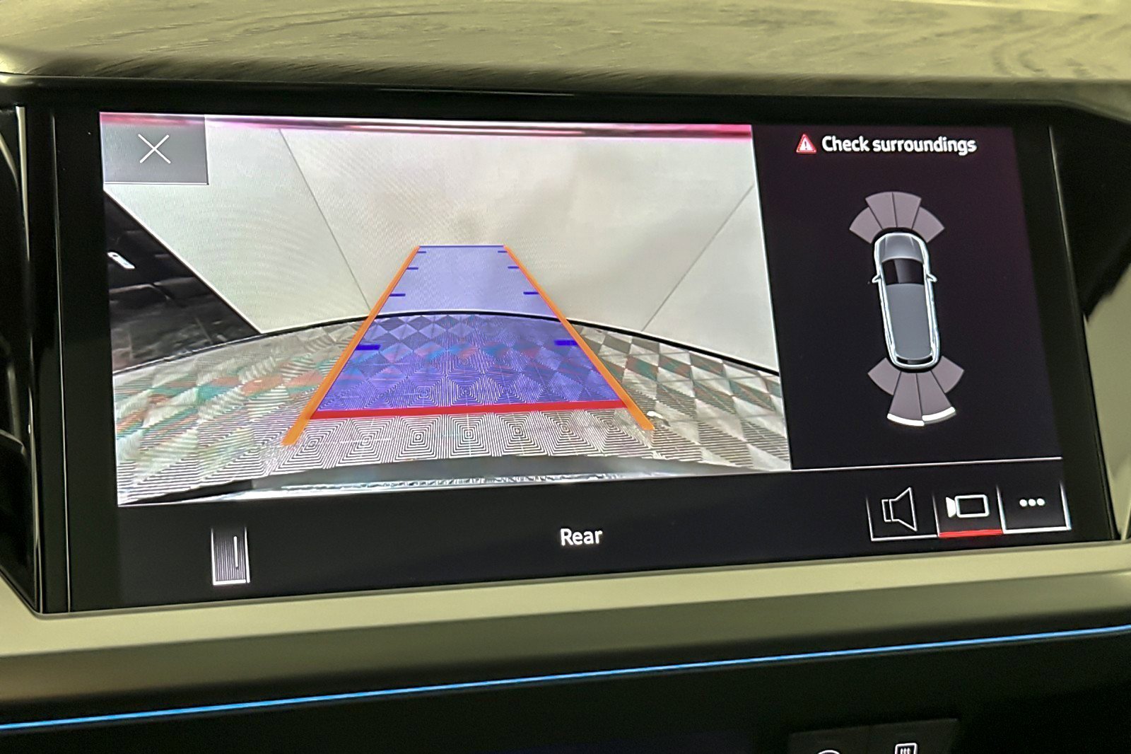 Used 2025 Audi Q4 e-tron Premium Plus image 19