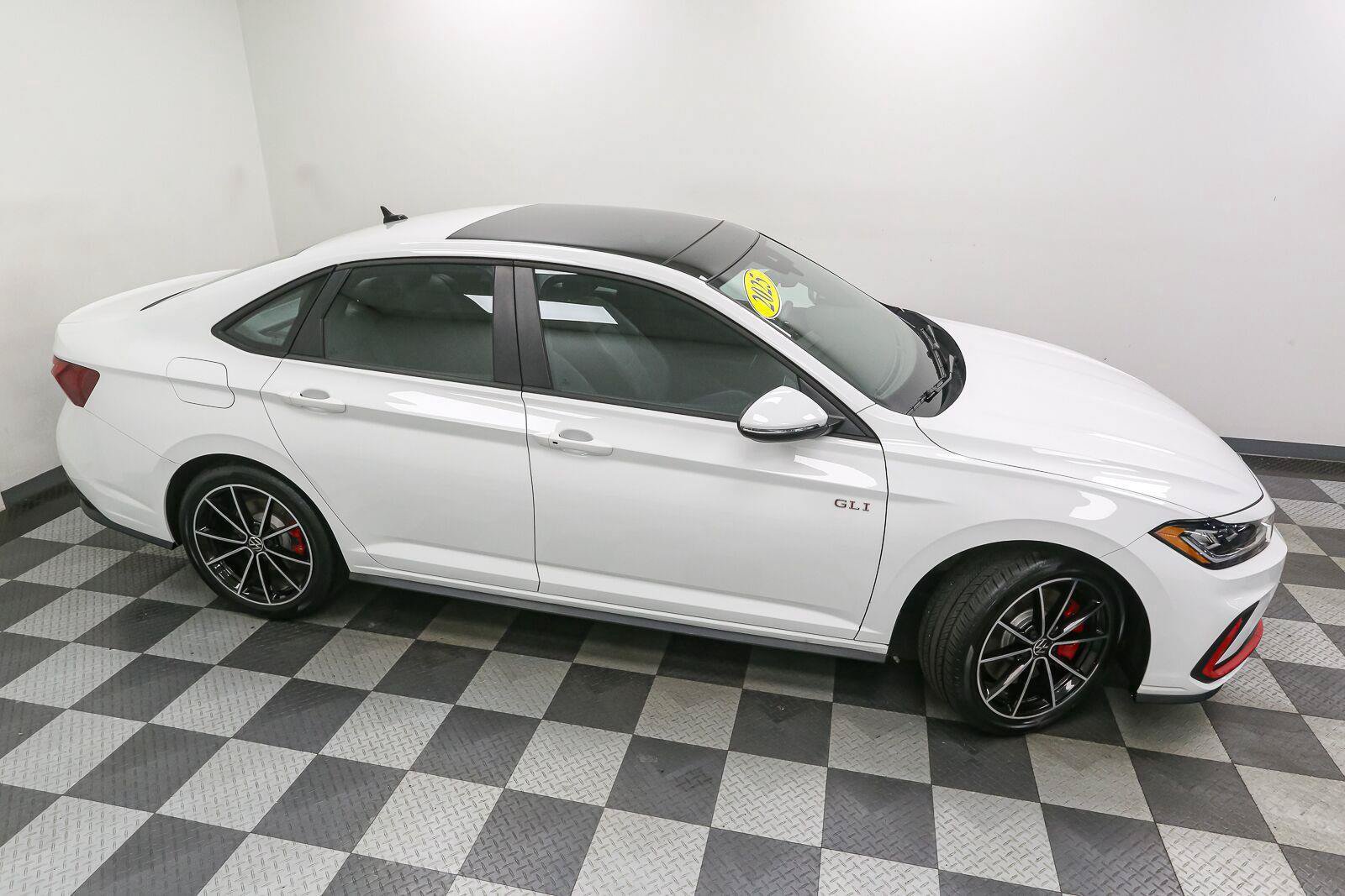Certified 2025 Volkswagen Jetta GLI Autobahn FWD image 6