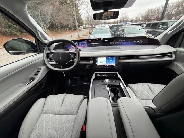 New 2025 Lincoln Navigator L Black Label image 11