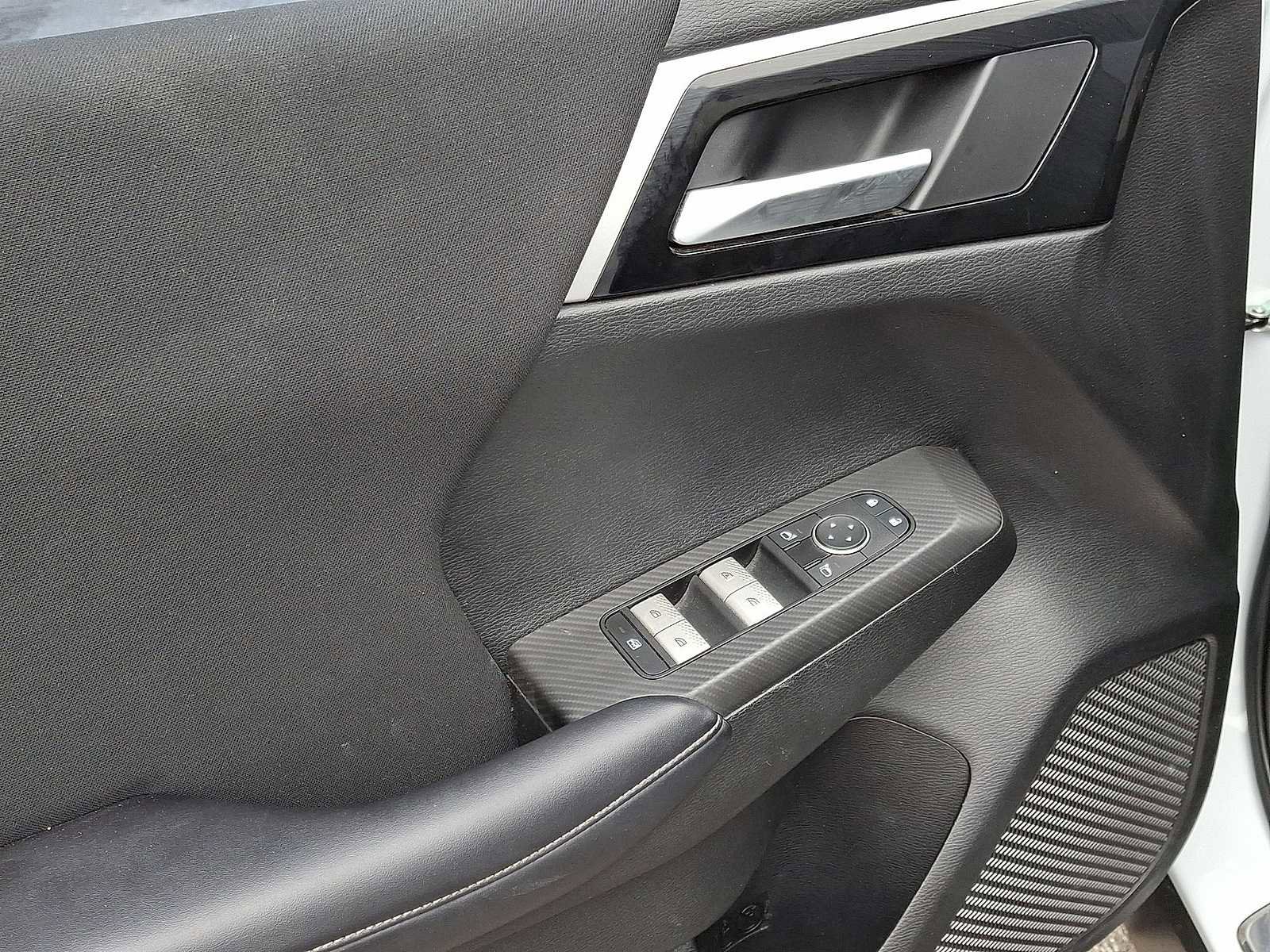 Used 2024 Mitsubishi Outlander ES image 28