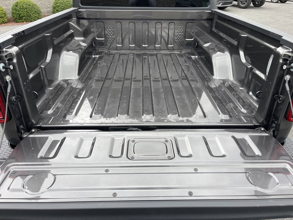 New 2025 Jeep Gladiator Mojave w/ Convenience Group image 15