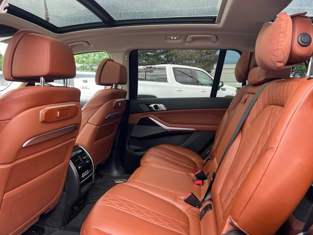 Used 2024 BMW X7 xDrive40i w/ Premium Package AWD/4WD image 16